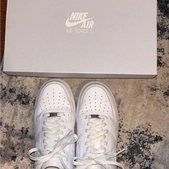 White Nike Air Force 1’s - Picture 4 of 5